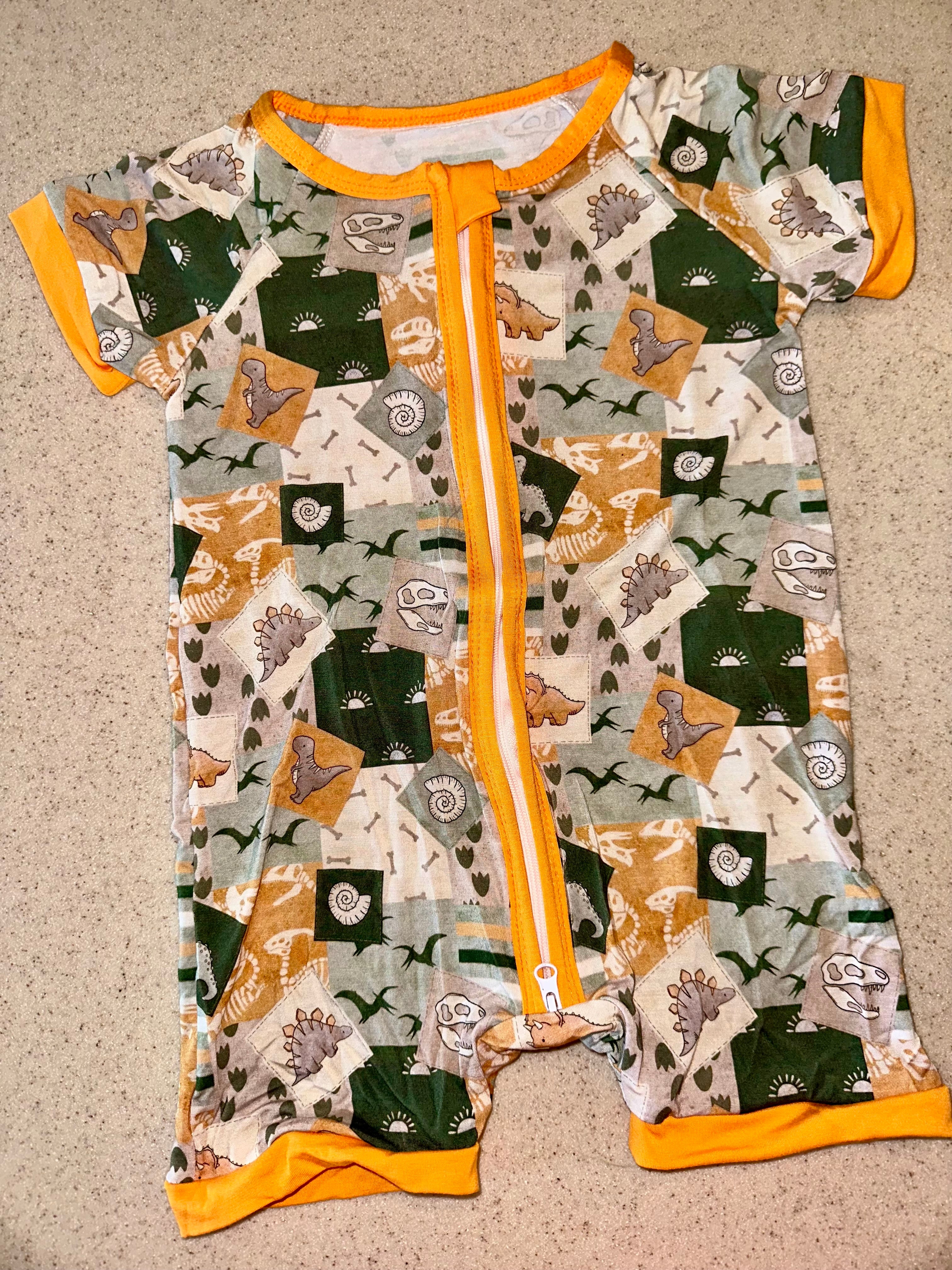 Roarin’ Retro Shortie🦕🤎